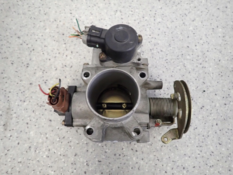 NISSAN ALMERA N16 00-03 1.5i QG15 PRZEPUSTNICA POWIETRZA 2/8