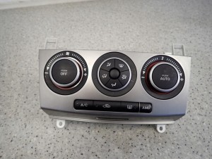 MAZDA3 MAZDA 3 02- PANEL NAWIEWU KLIMATYZACJI 1/6 MINIATURA