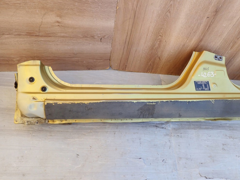 SUZUKI SWIFT MK7 5d 10- MK7 PRÓG LEWY 3/8