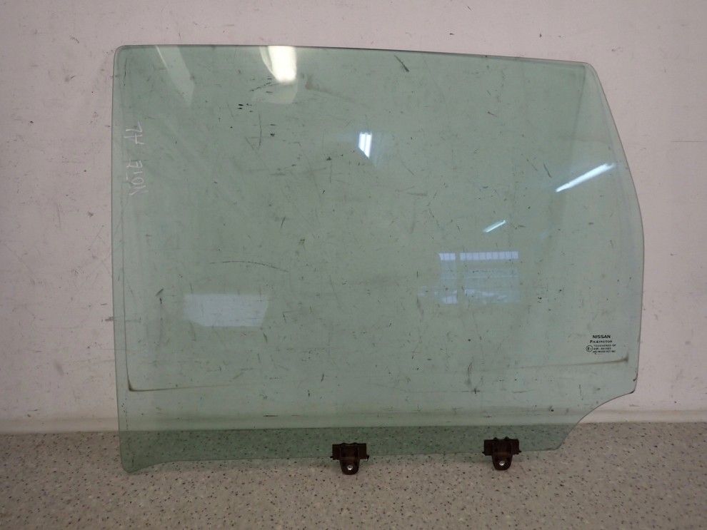 NISSAN NOTE E11 06-12 SZYBA DRZWI TYLNA LEWA TYŁ 1/2