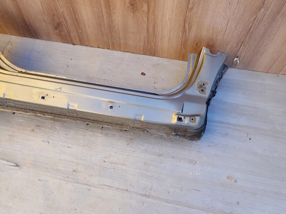 HONDA CIVIC UFO VIII 06- PRÓG PRAWY NH701M 4/12