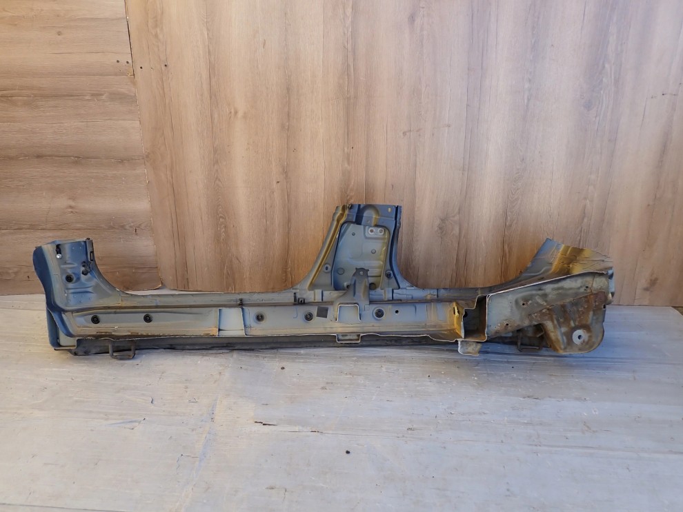 SUZUKI SWIFT III MK6 5d 05-09 PRÓG PRAWY ZCE 8/10