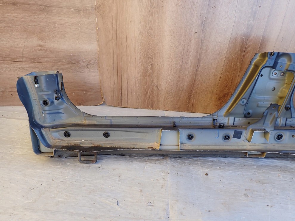 SUZUKI SWIFT III MK6 5d 05-09 PRÓG PRAWY ZCE 9/10