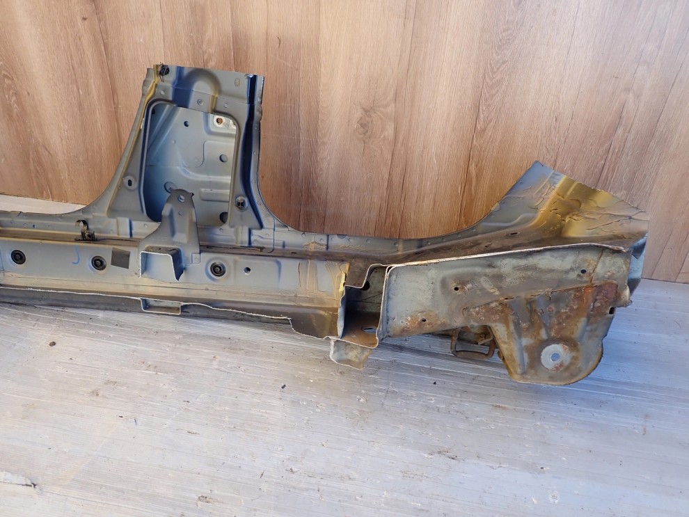 SUZUKI SWIFT III MK6 5d 05-09 PRÓG PRAWY ZCE 10/10