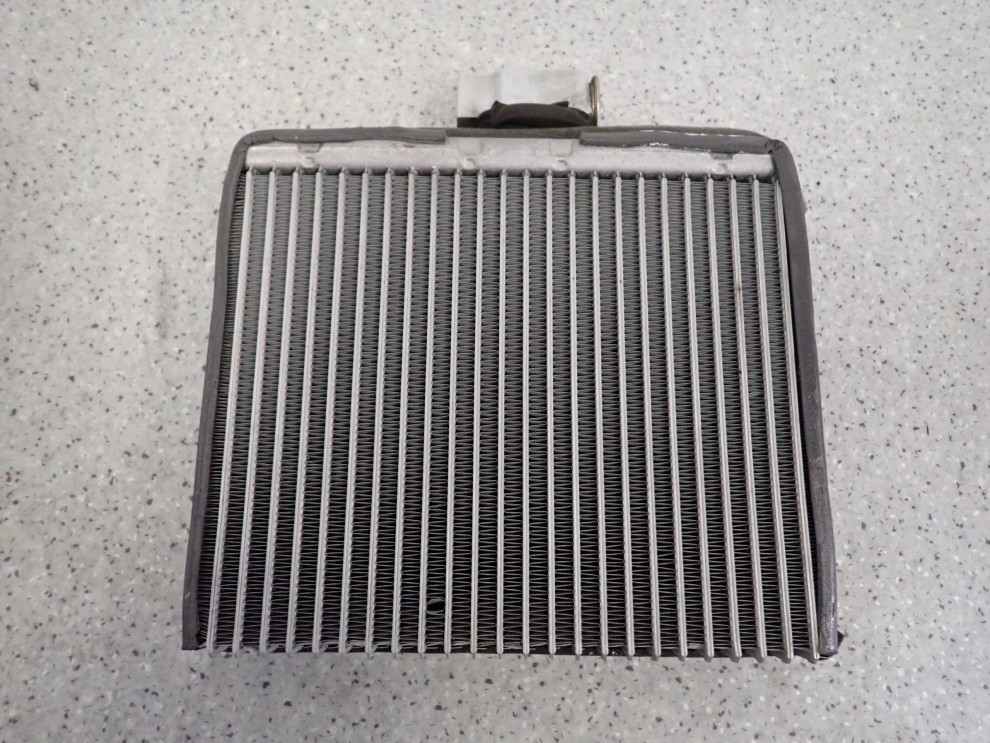 MITSUBISHI LANCER KOMBI CS 03-07 PAROWNIK KLIMATYZACJI 1/6