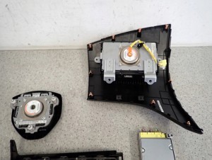 SUZUKI SWIFT IV MK7 10- PODUSZKI POWIETRZNE EUROPA 9/10 MINIATURA