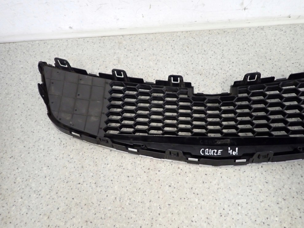 CHEVROLET CRUZE 08- ATRAPA PRZEDNIA GRILL 6/7
