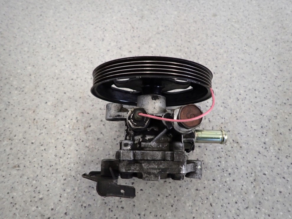 MITSUBISHI LANCER VII 1.6i 04- POMPA WSPOMAGANIA 4/6