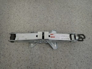 SUZUKI SWIFT MK6 04- PODNOŚNIK KLUCZ UCHO ZESTAW 4/5 MINIATURA