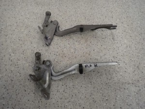 MAZDA 6 MAZDA6 02-07 GG GY ZAWIAS MASKI PRAWY