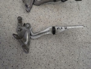 MAZDA 6 MAZDA6 02-07 GG GY ZAWIAS MASKI PRAWY 3/5 MINIATURA