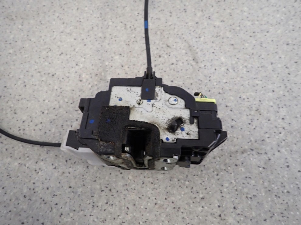 KIA CEED KOMBI 08-12 ZAMEK DRZWI LEWY TYLNY 7/7