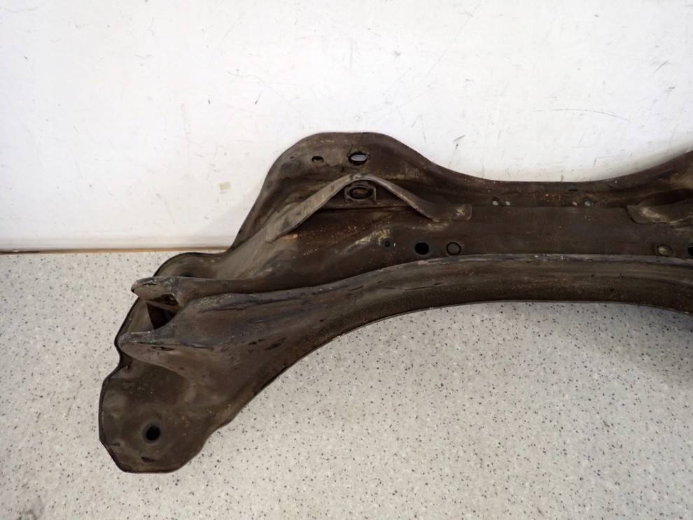 HONDA LEGEND 92-96 BELKA ZAWIESZENIA TYLNEGO 5/10