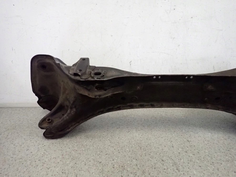 HONDA LEGEND 92-96 BELKA ZAWIESZENIA TYLNEGO 8/10