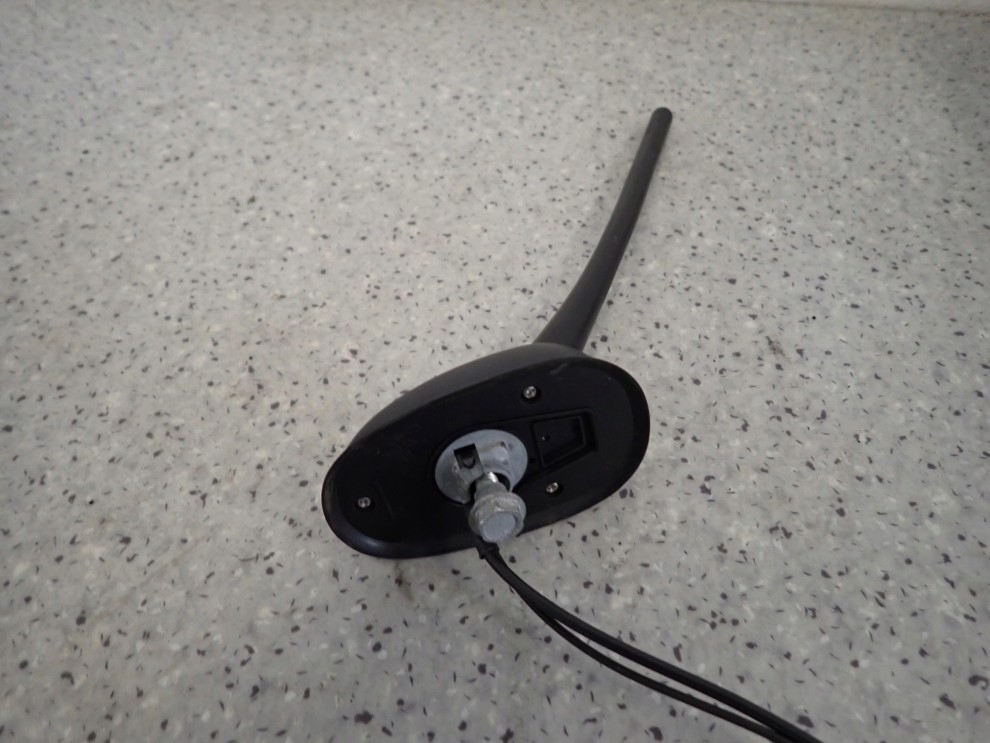 SUZUKI SWIFT 05-09 ANTENA DACHOWA PODSTAWA BAT 3/5