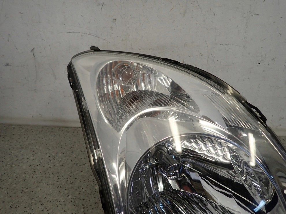 SUZUKI SWIFT 05-09 REFLEKTOR PRZEDNI PRAWY LAMPA PRZEDNIA 3/8
