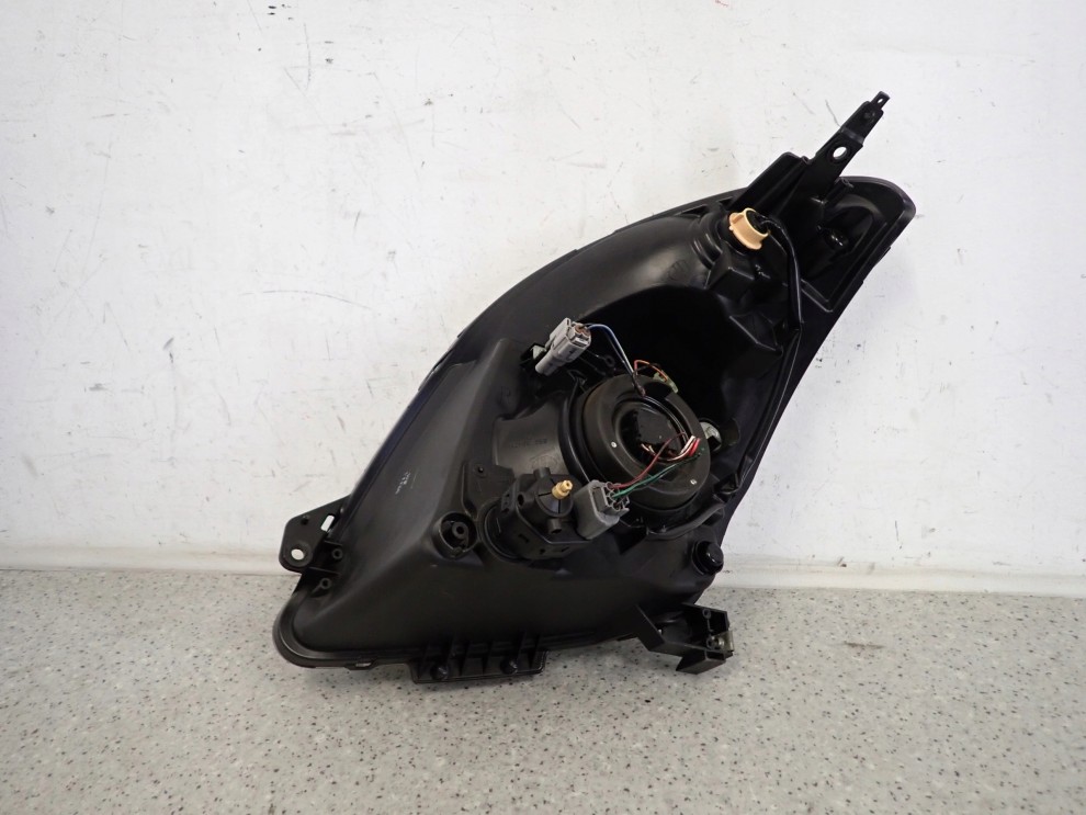 SUZUKI SWIFT 05-09 REFLEKTOR PRZEDNI PRAWY LAMPA PRZEDNIA 8/8