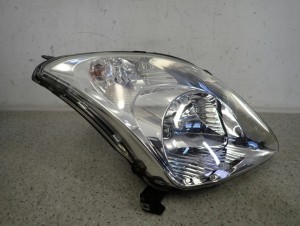 SUZUKI SWIFT 05-09 REFLEKTOR PRZEDNI PRAWY LAMPA PRZEDNIA 4/8 MINIATURA