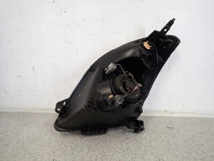 SUZUKI SWIFT 05-09 REFLEKTOR PRZEDNI PRAWY LAMPA PRZEDNIA 8/8 MINIATURA