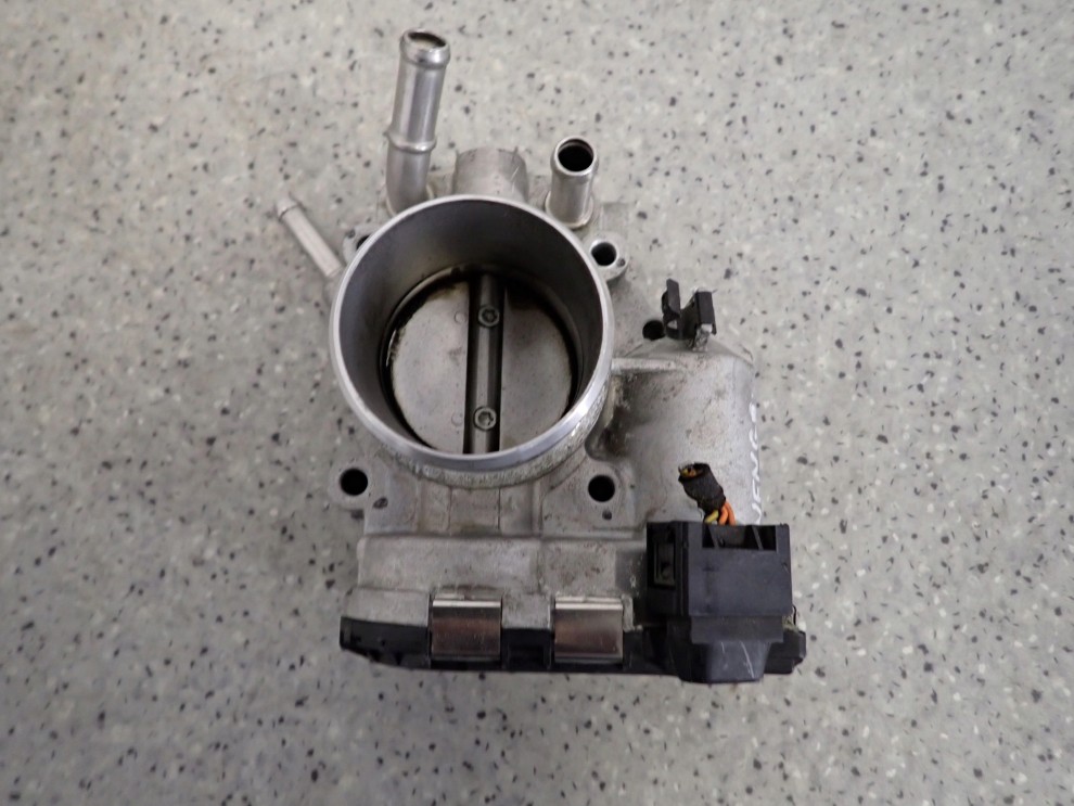 KIA VENGA 09- PRZEPUSTNICA POWIETRZA 1.4 BENZYNA 2/8