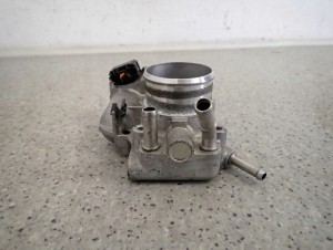 KIA VENGA 09- PRZEPUSTNICA POWIETRZA 1.4 BENZYNA 4/8 MINIATURA