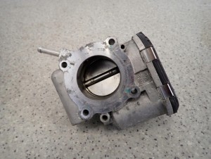 KIA VENGA 09- PRZEPUSTNICA POWIETRZA 1.4 BENZYNA 6/8 MINIATURA