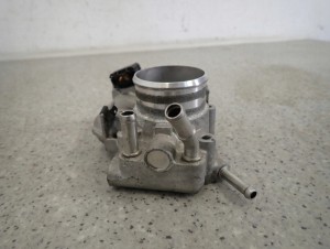 KIA VENGA 09- PRZEPUSTNICA POWIETRZA 1.4 BENZYNA 8/8 MINIATURA