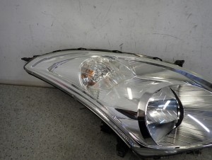 SUZUKI SWIFT MK7 10-16 REFLEKTOR PRZEDNI PRAWY LAMPA PRZÓD EUROPA 3/8 MINIATURA