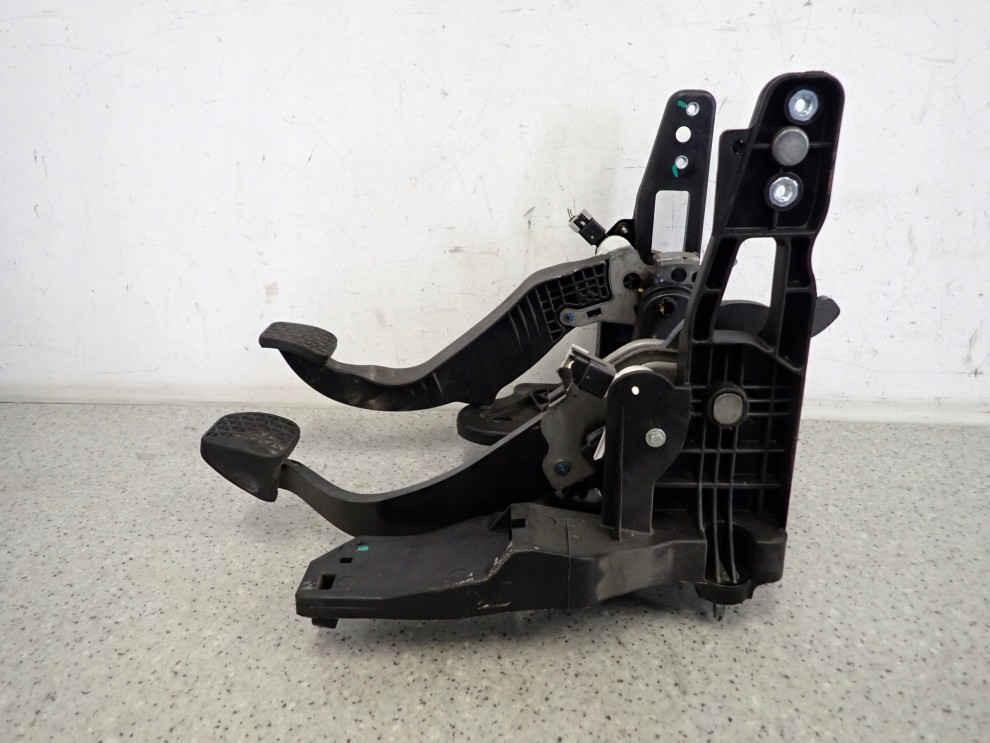 CHEVROLET ORLANDO 1.4T 10- PEDAŁ SPRZĘGŁA HAMULCA KOMPLET 3/8