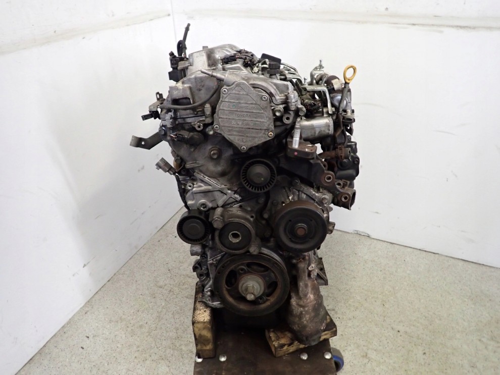 TOYOTA COROLLA VERSO AVENSIS T25 2.2 D4D SILNIK SŁUPEK 2AD 1/10