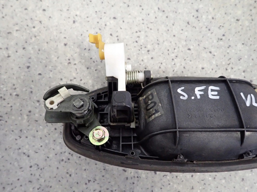 HYUNDAI SANTA FE I 01-05 KLAMKA PRZEDNIA LEWA 5/6