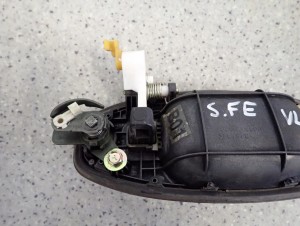 HYUNDAI SANTA FE I 01-05 KLAMKA PRZEDNIA LEWA 5/6 MINIATURA