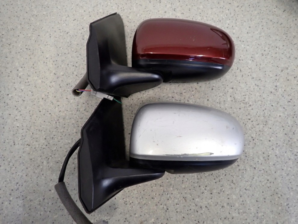 ALMERA TINO 00-06 LUSTERKO LEWE 3 PINY 3/8