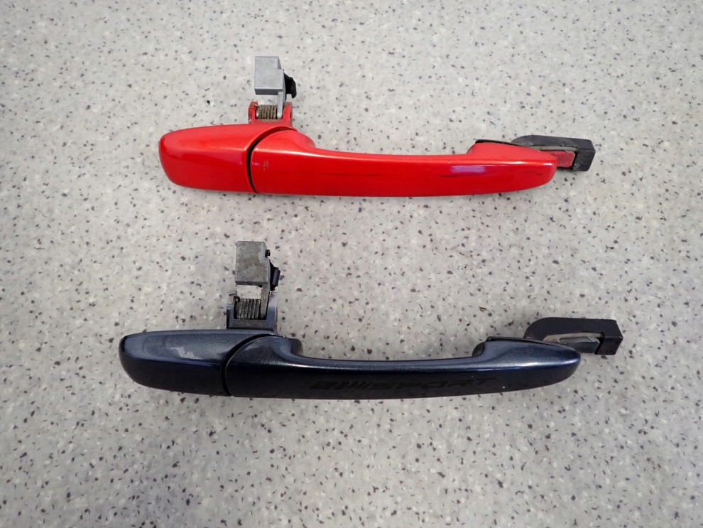 MAZDA5 MAZDA 5 I 05- KLAMKA TYLNA LEWA 2/4