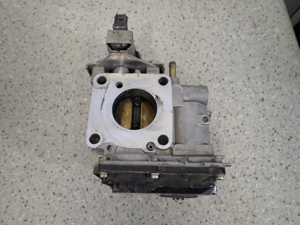 HONDA CIVIC VIII 06- UFO 1.4 BENZYNA PRZEPUSTNICA POWIETRZA 6/8