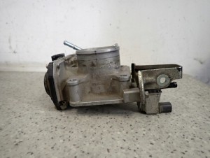 HONDA CIVIC VIII 06- UFO 1.4 BENZYNA PRZEPUSTNICA POWIETRZA 4/8 MINIATURA