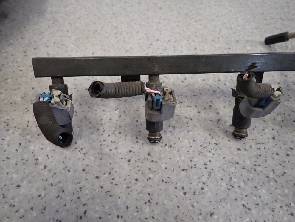 CHEVROLET AVEO T250 1.4i 07- LISTWA WTRYSKOWA WTRYSKIWACZE KOMPLET 2/5