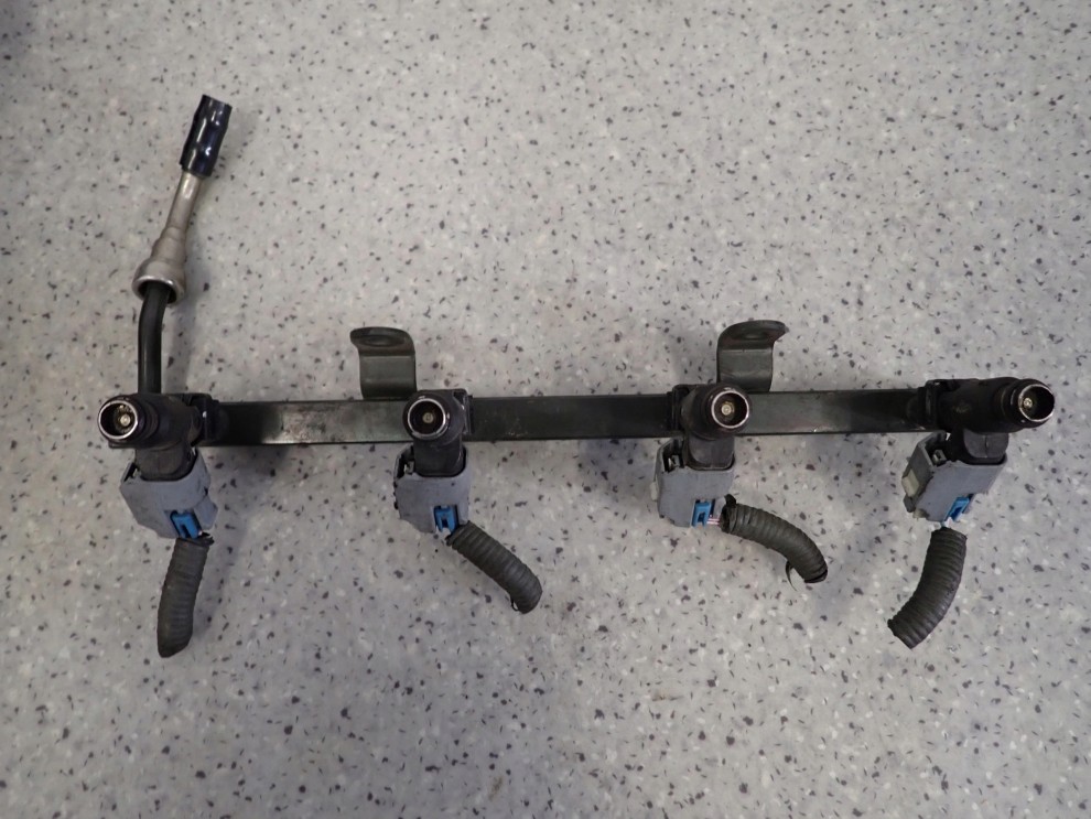 CHEVROLET AVEO T250 1.4i 07- LISTWA WTRYSKOWA WTRYSKIWACZE KOMPLET 5/5