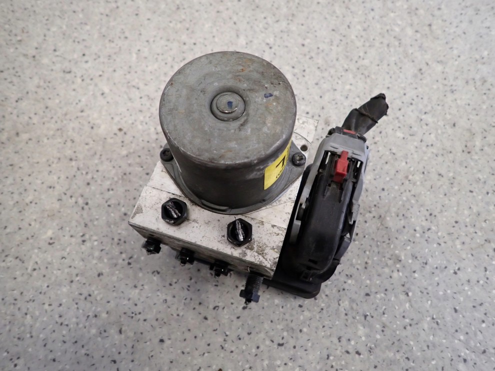 HYUNDAI IX20 1.6 BENZYNA AUTOMAT 09- POMPA ABS 3/8