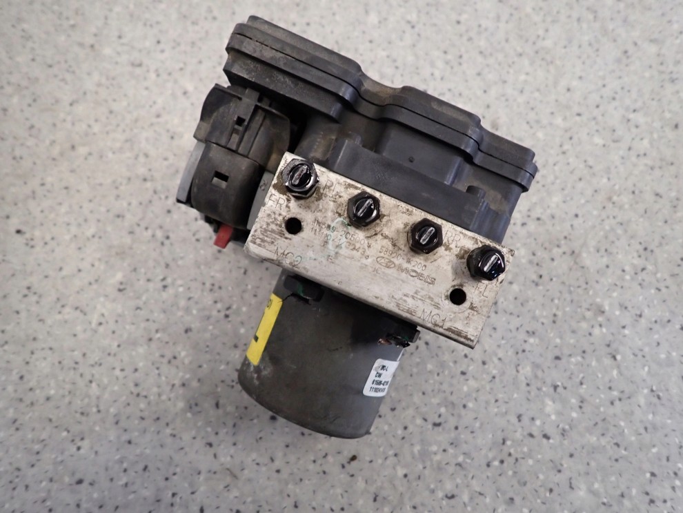 HYUNDAI IX20 1.6 BENZYNA AUTOMAT 09- POMPA ABS 4/8