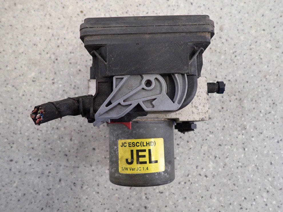 HYUNDAI IX20 1.6 BENZYNA AUTOMAT 09- POMPA ABS 8/8