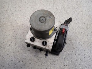 HYUNDAI IX20 1.6 BENZYNA AUTOMAT 09- POMPA ABS 3/8 MINIATURA