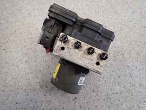 HYUNDAI IX20 1.6 BENZYNA AUTOMAT 09- POMPA ABS 4/8 MINIATURA