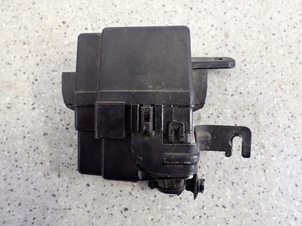 KIA SOUL 09- PUSZKA OBUDOWA PRZEKAŹNIKÓW 1/4