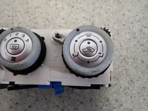 MITSUBISHI COLT 04-08 PANEL STEROWANIA NAWIEWEM 3/6 MINIATURA