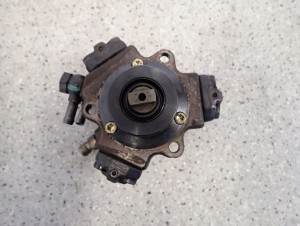 SUZUKI SWIFT MK6 1.3 DDIS 04-09 POMPA WTRYSKOWA 3/5 MINIATURA