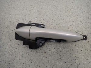 KIA VENGA 09- KLAMKA DRZWI PRZEDNICH PRAWYCH