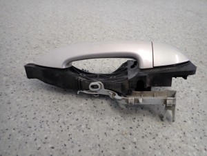 KIA VENGA 09- KLAMKA DRZWI PRZEDNICH PRAWYCH 3/4 MINIATURA