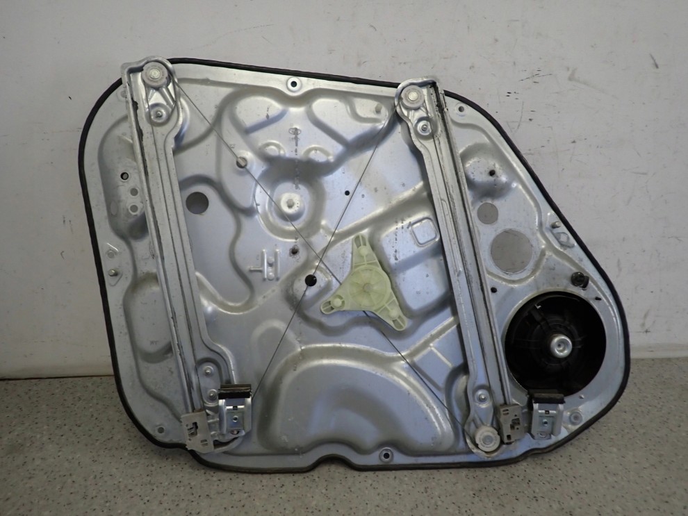 KIA VENGA 09- PODNOŚNIK SZYBY PRZEDNI PRAWY 4/4