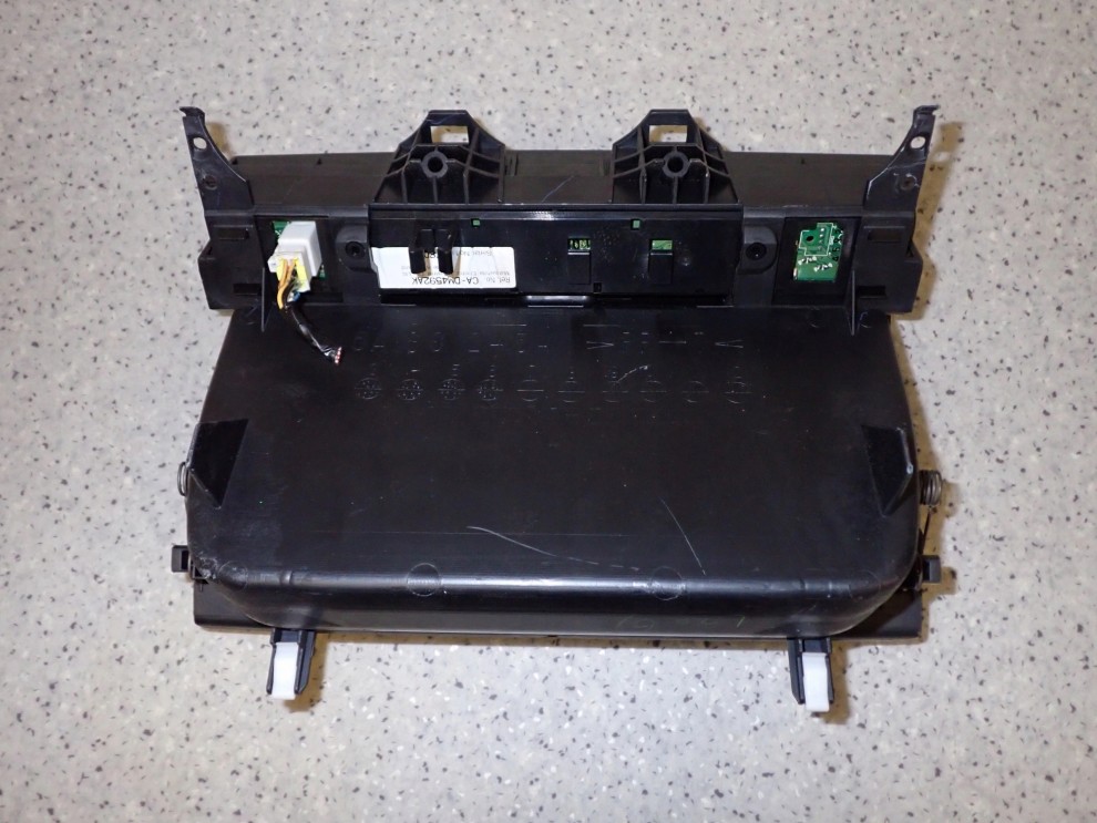 MAZDA6 MAZDA 6 06-07 SCHOWEK ŚRODKOWY Z ZEGARKIEM 3/6